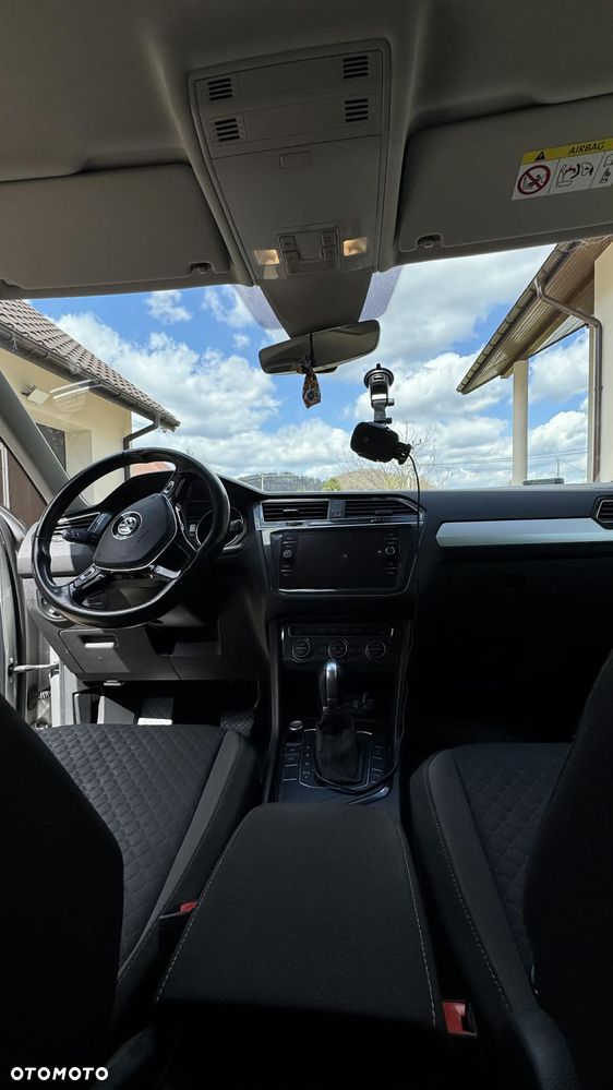 Volkswagen Tiguan - 12