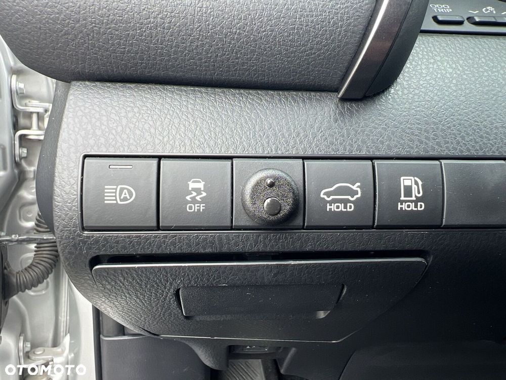 Toyota Camry 2.5 Hybrid Prestige CVT - 23