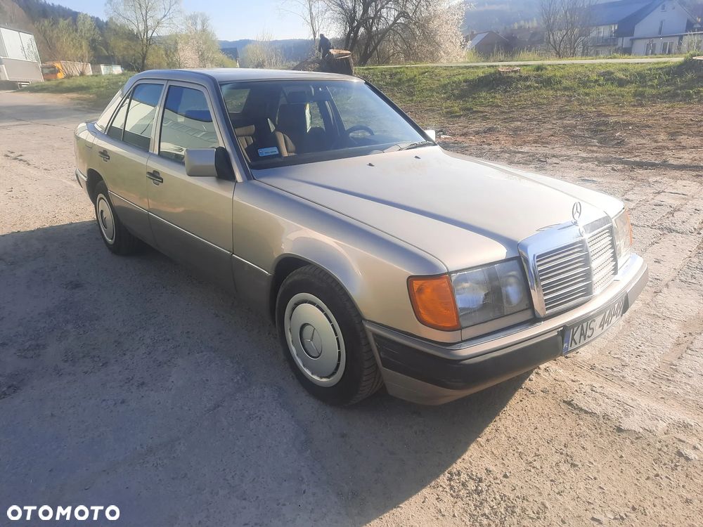 Mercedes-Benz W124 (1984-1993) - 12
