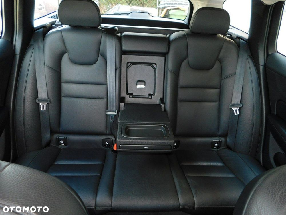 Volvo V60 D3 Momentum Pro - 13