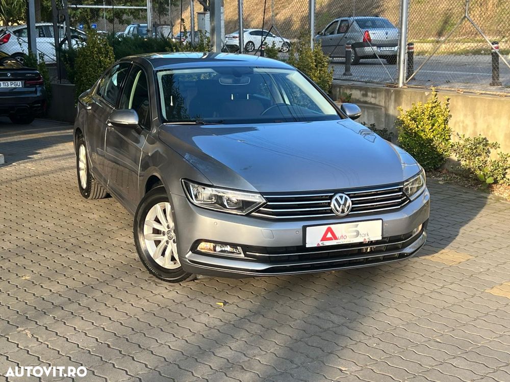 Volkswagen Passat 1.6 TDI DSG Comfortline - 3