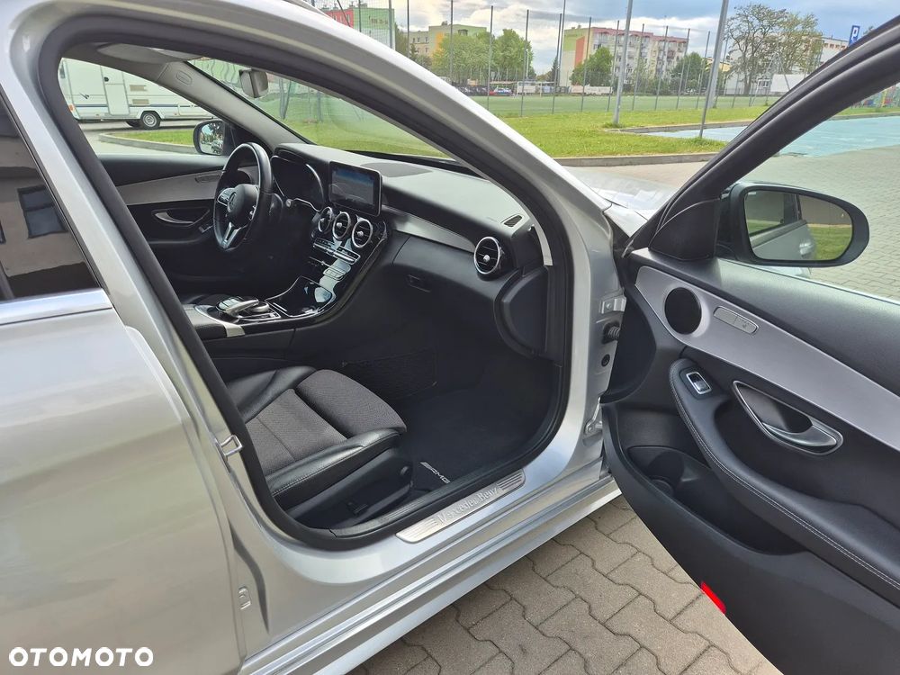 Mercedes-Benz Klasa C 220 d 4Matic 9G-TRONIC AMG Line - 16