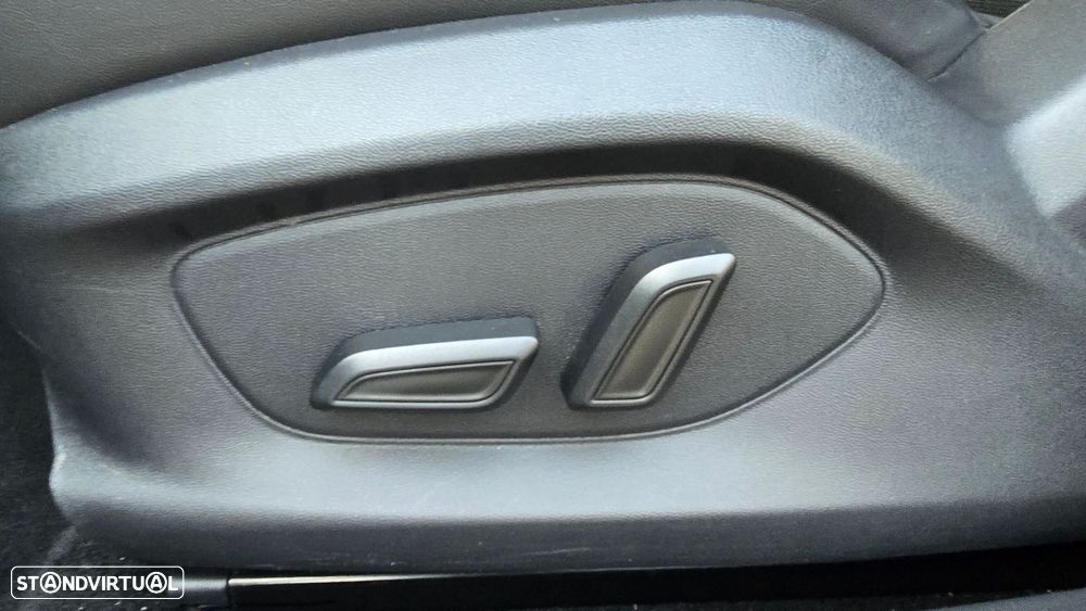 MG MG4 64 kWh Luxury - 49