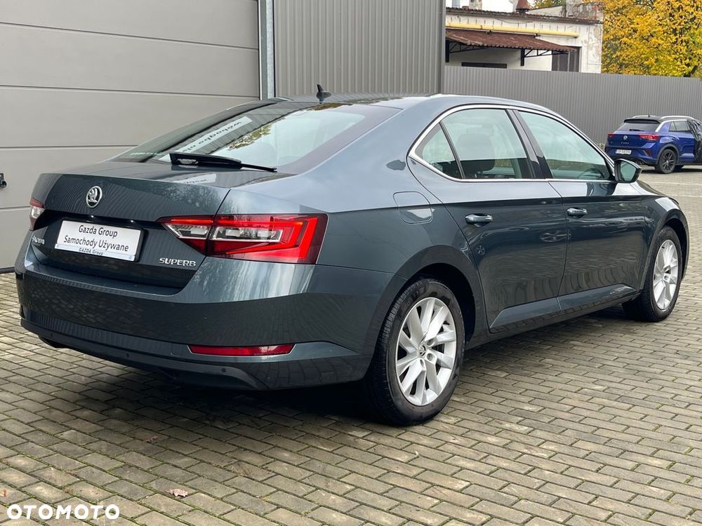 Skoda Superb 2.0 TDI Ambition - 6