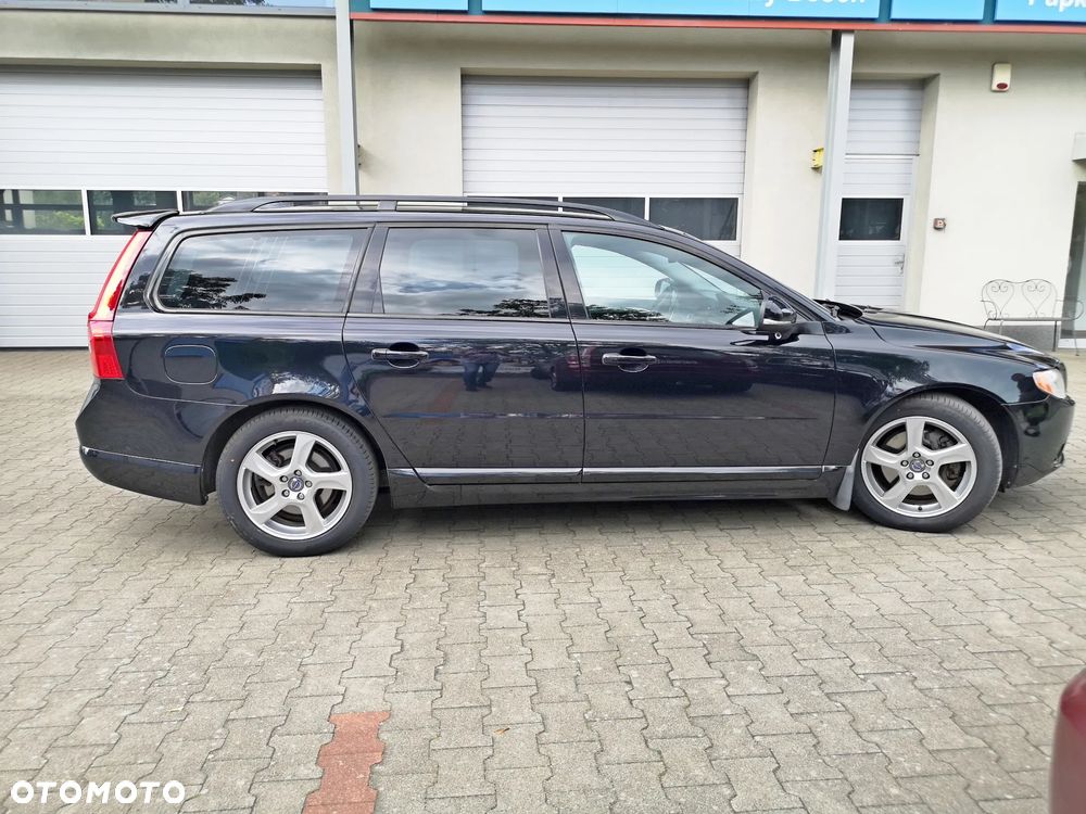 Volvo V70 D5 Momentum - 4