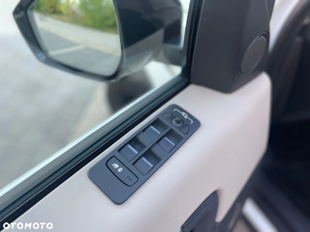 Land Rover Discovery Sport ver-2-0-p200-mhev-hse - 27
