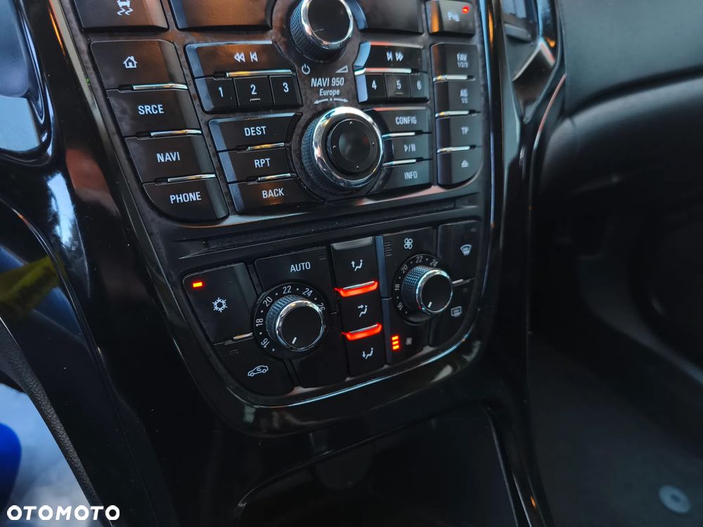 Opel Astra 1.4 T Cosmo EU6 - 17