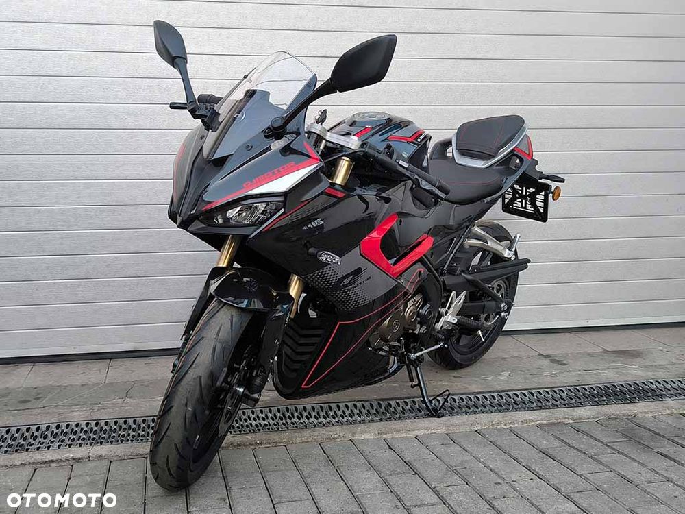 QJMOTOR SRK 125R - 9