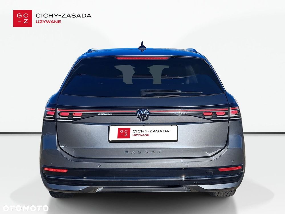 Volkswagen Passat 2.0 TDI EVO Elegance DSG - 4