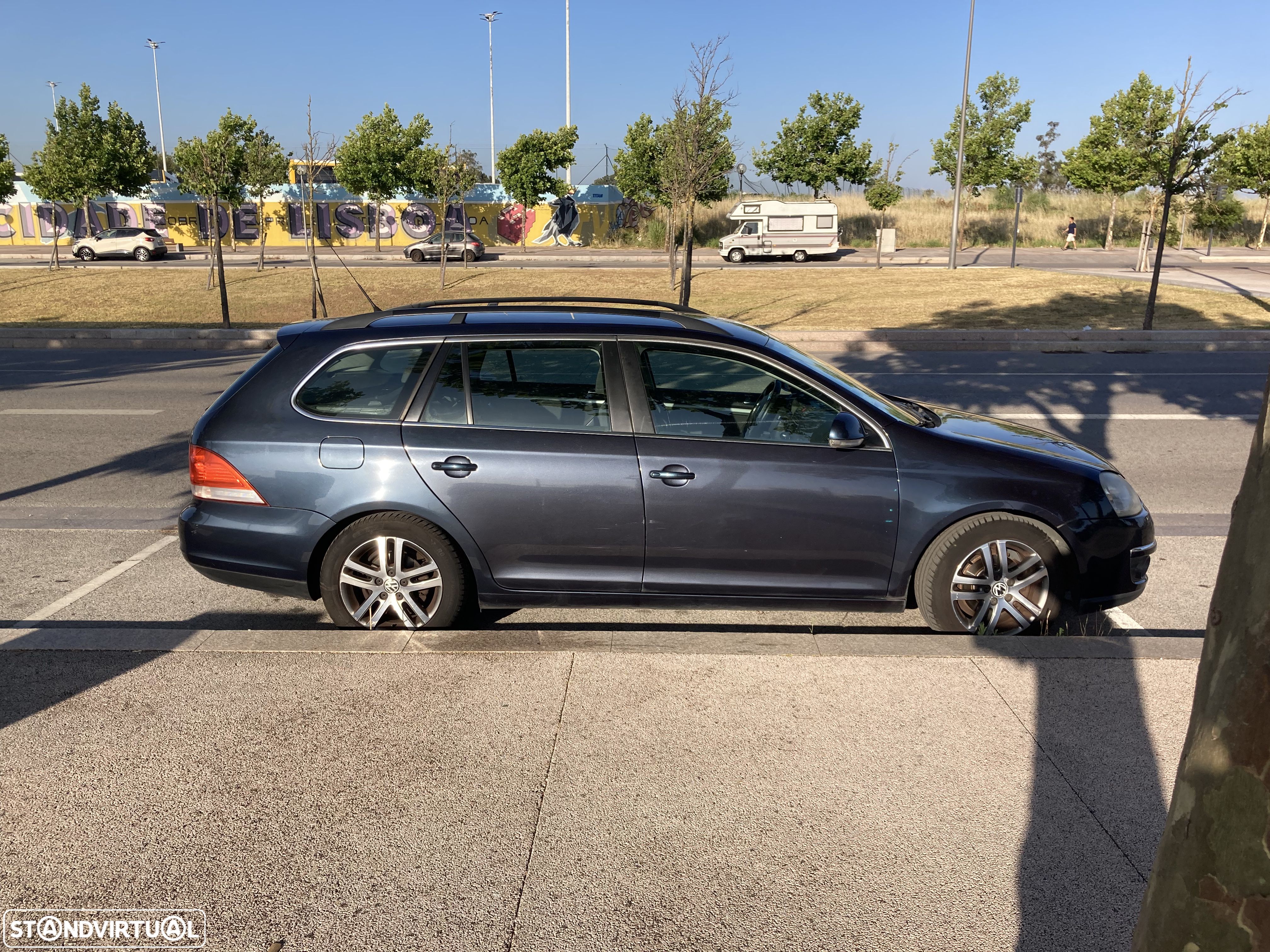 VW Golf Variant 1.9 TDi BlueM Confortline - 1