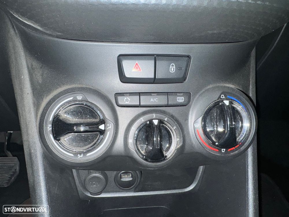 Peugeot 2008 1.5 BlueHDi Signature - 26