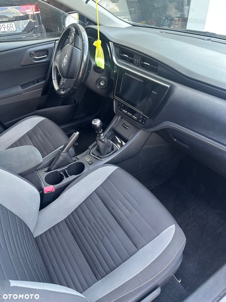 Toyota Auris 1.6 D-4D Dynamic - 10