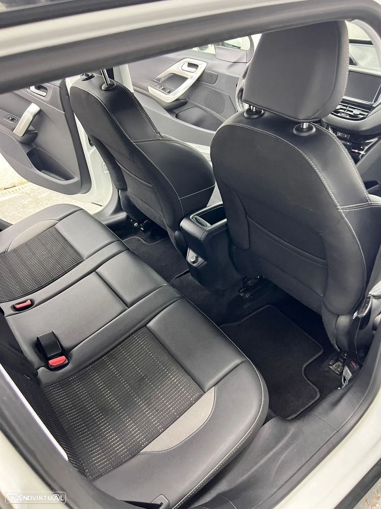 Peugeot 2008 1.2 PureTech Style - 10