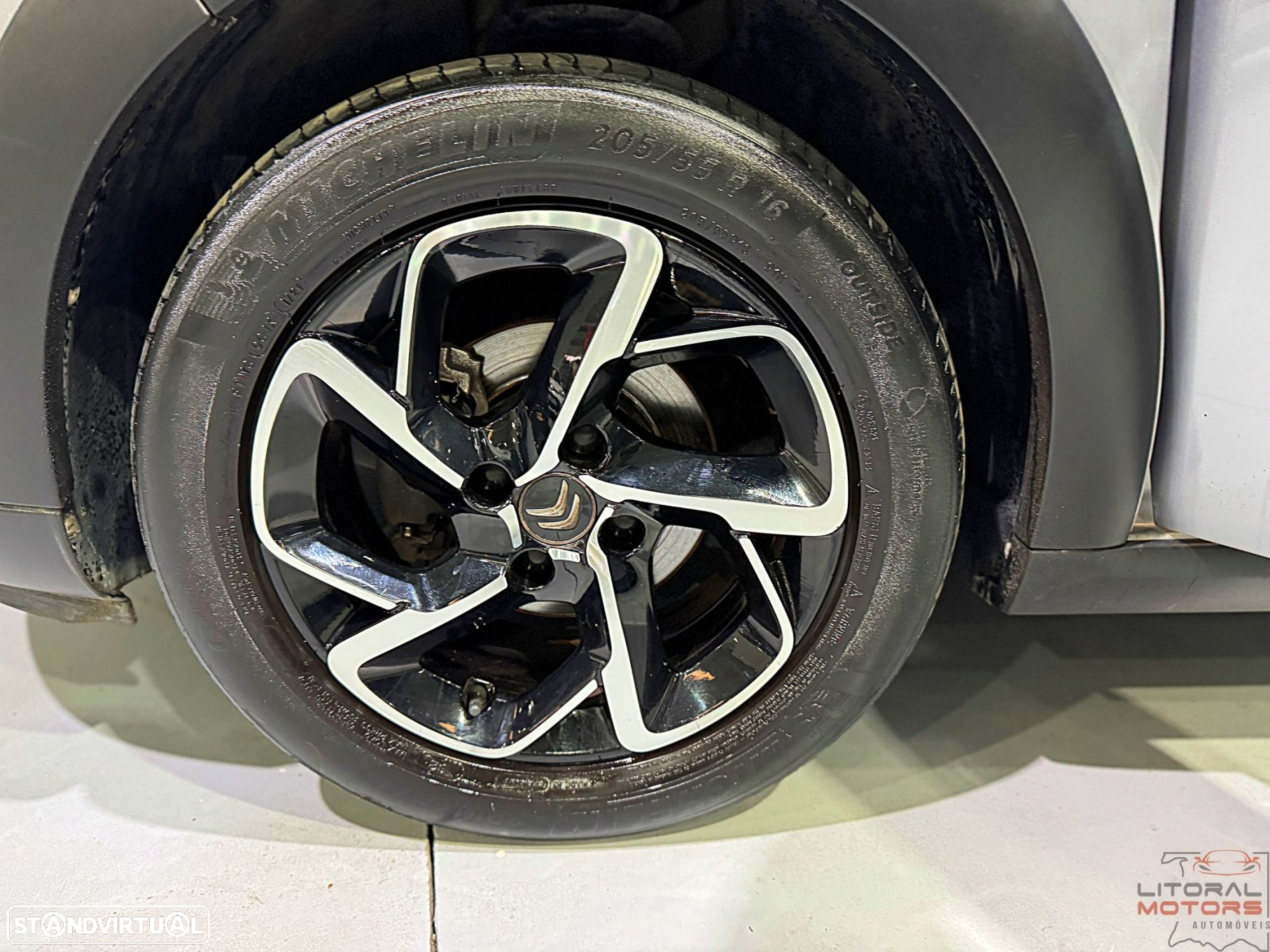 Citroën C3 1.2 PureTech Shine EAT6 - 12