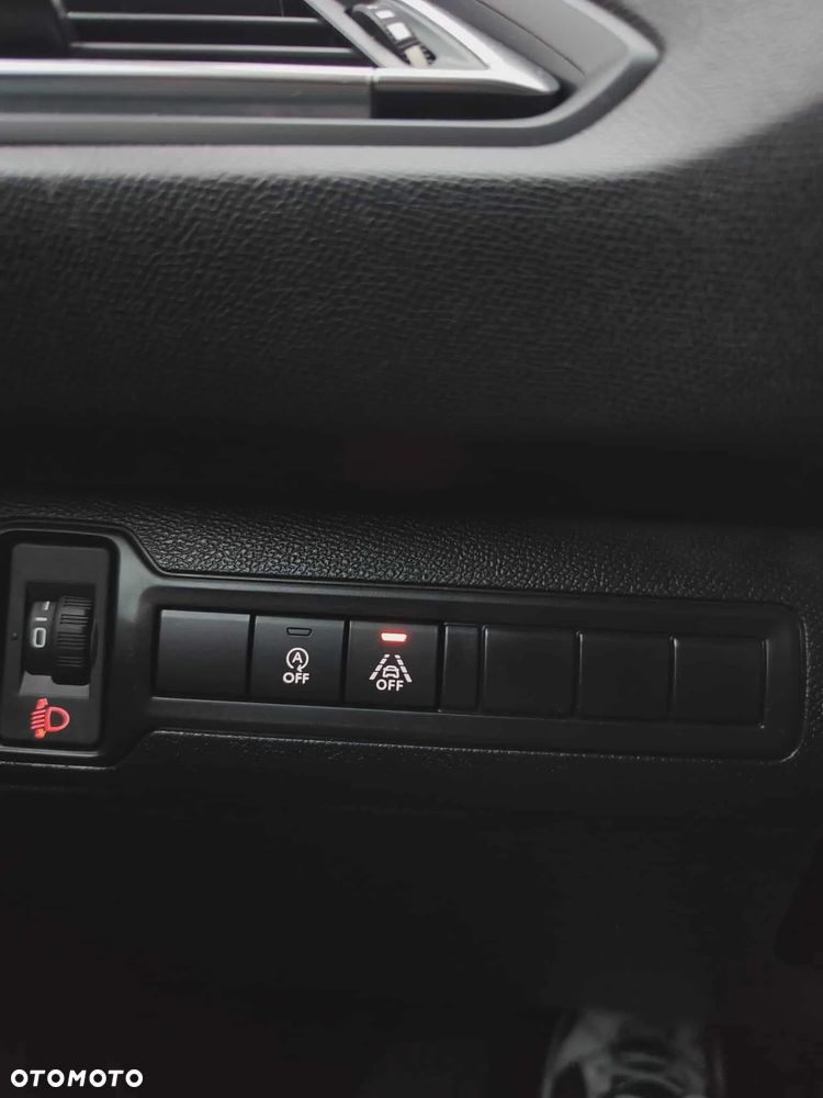 Peugeot 308 1.5 BlueHDi Allure Pack S&S - 32