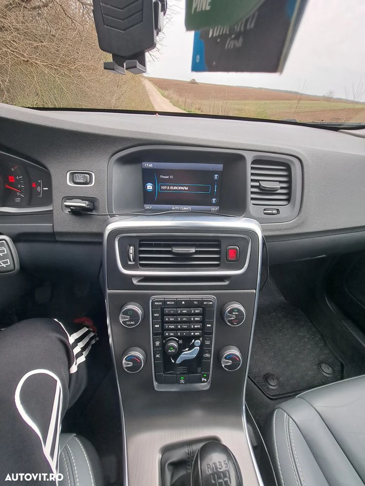 Volvo V60 D2 ECO Start-Stop Momentum - 7