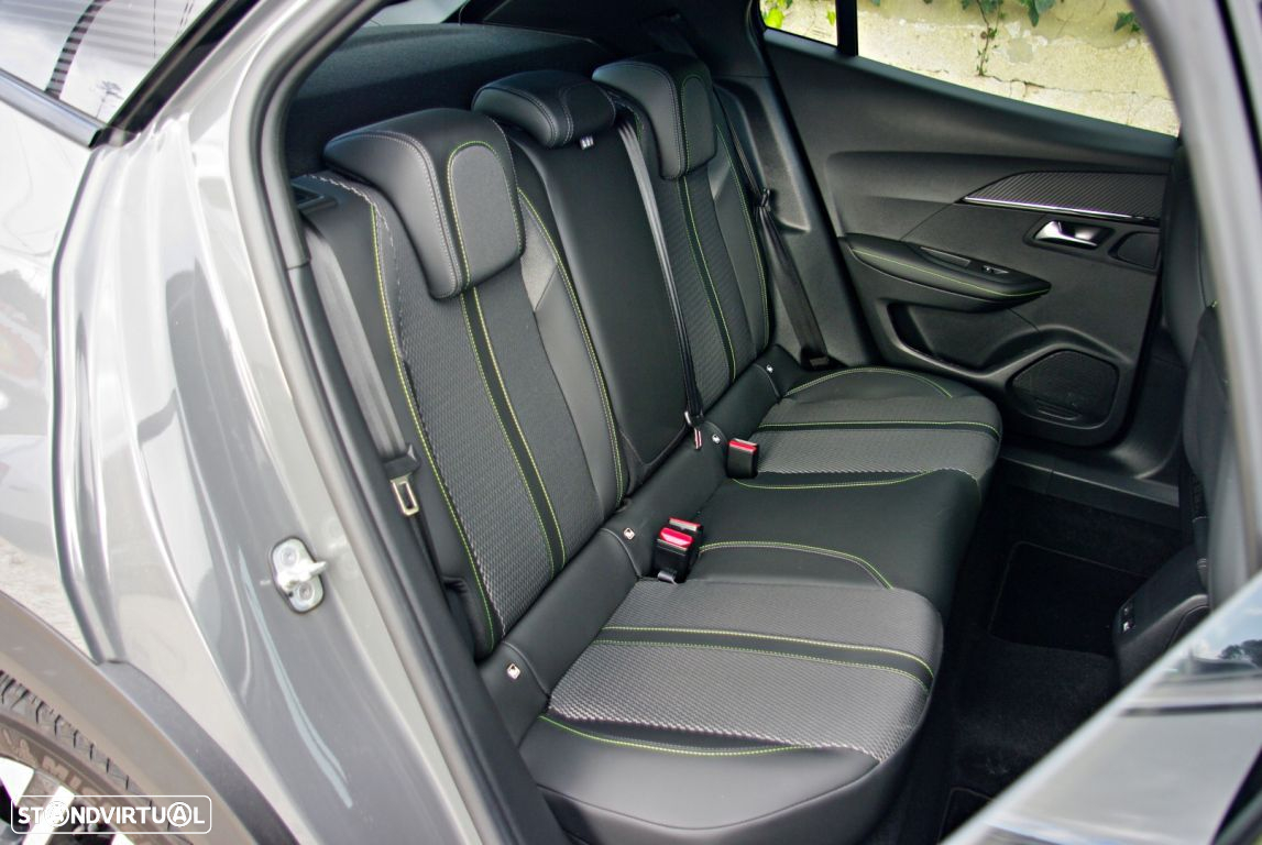 Peugeot 2008 1.2 PureTech GT Line EAT8 - 25