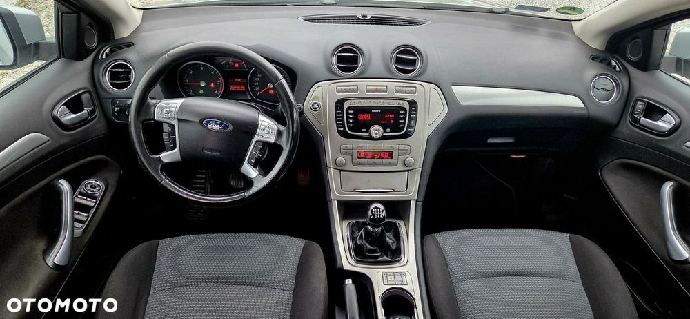 Ford Mondeo - 25