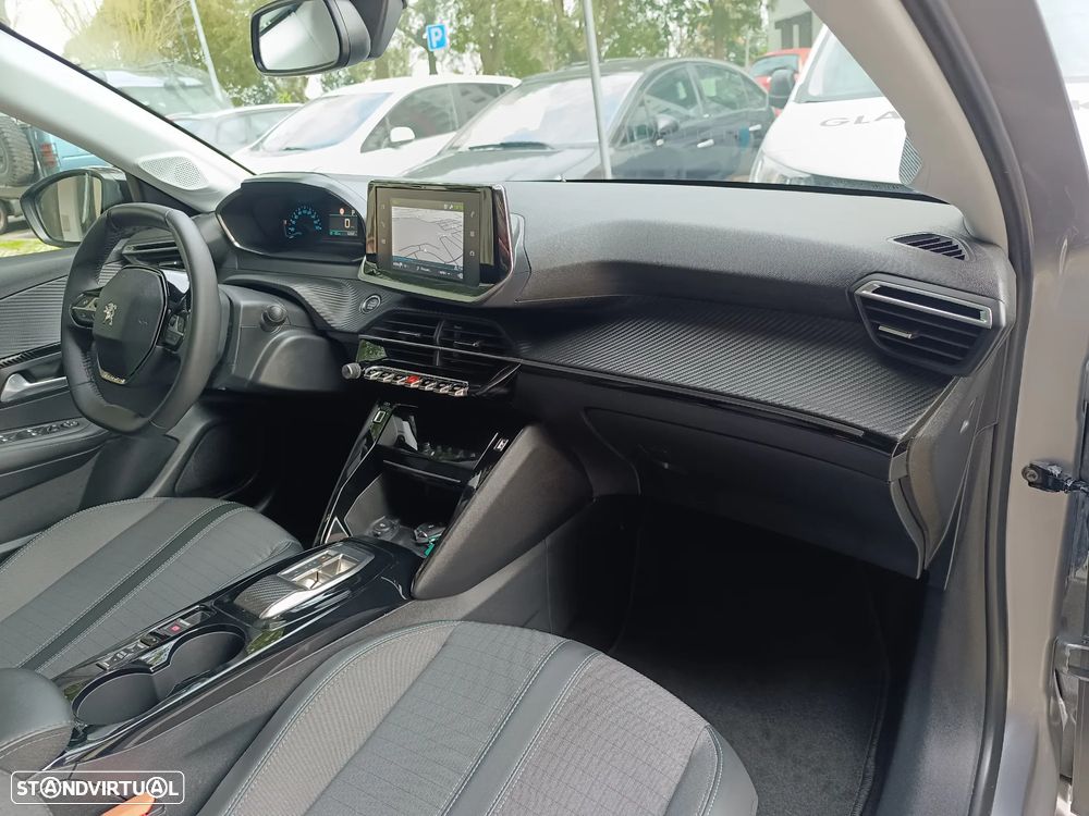 Peugeot e-208 Allure - 16