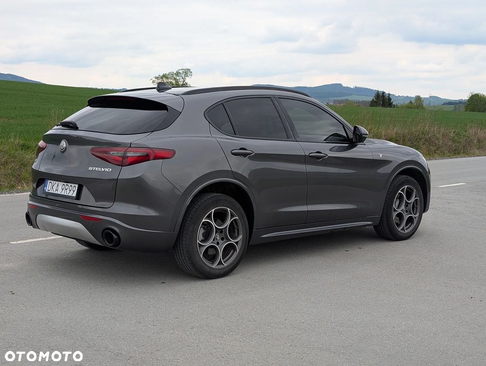 Alfa Romeo Stelvio 2.0 Turbo 16V AT8-Q4 Ti - 2