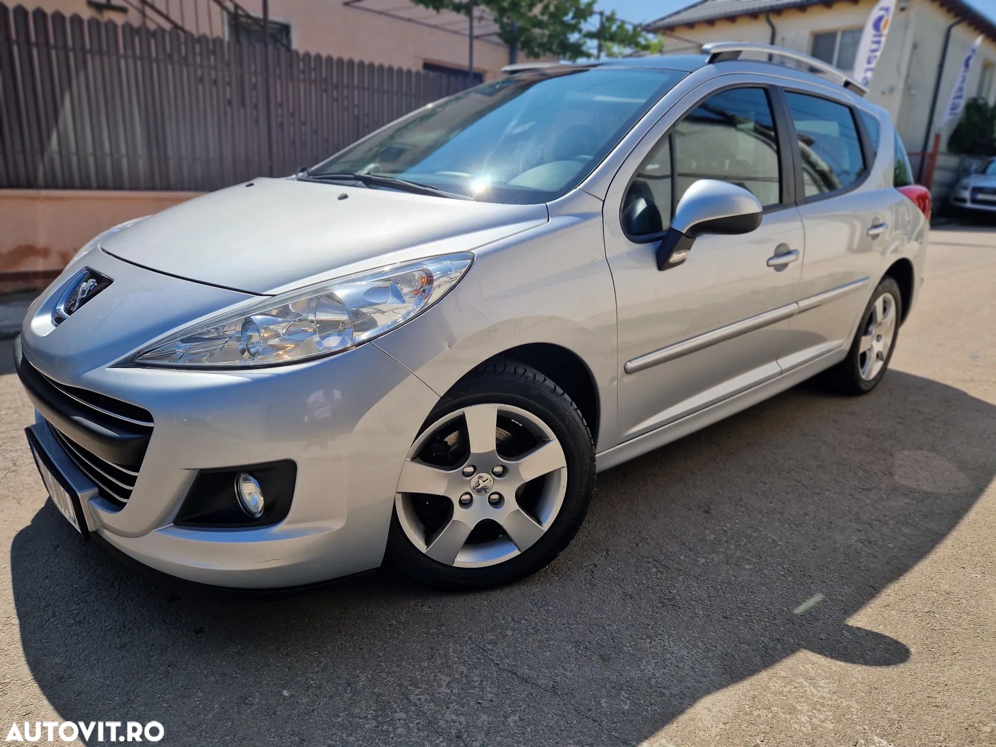 Peugeot 207 - 1