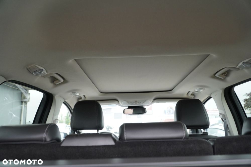 Ford Kuga 2.0 TDCi 2x4 ST-Line - 22