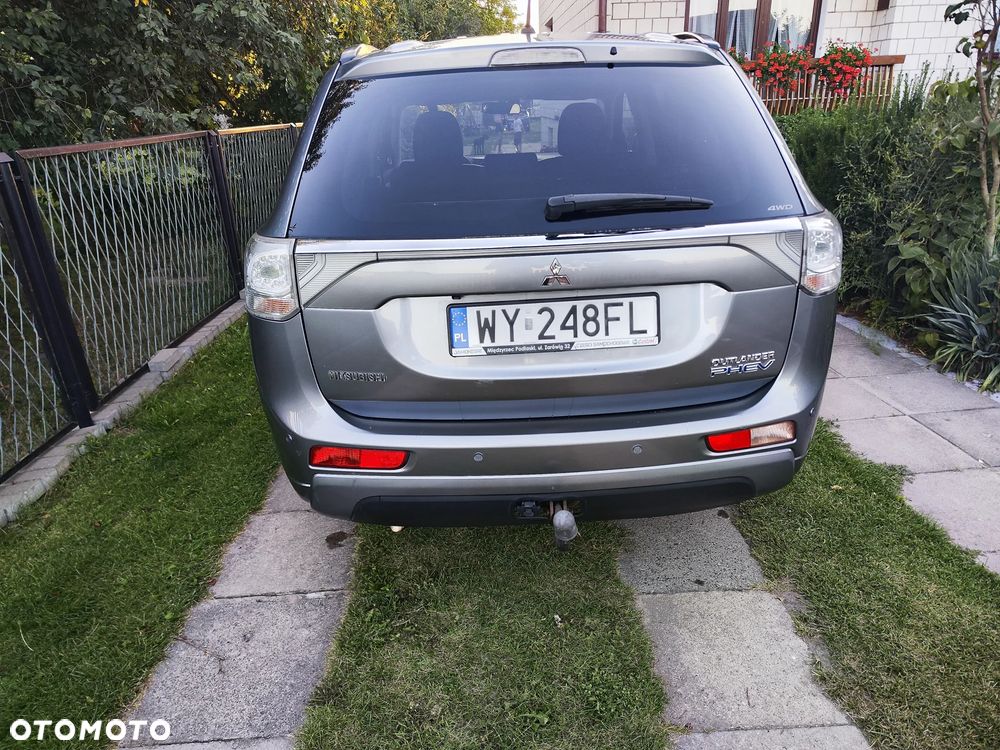 Mitsubishi Outlander - 12