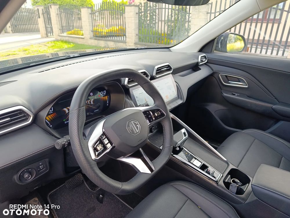 MG ZS - 25