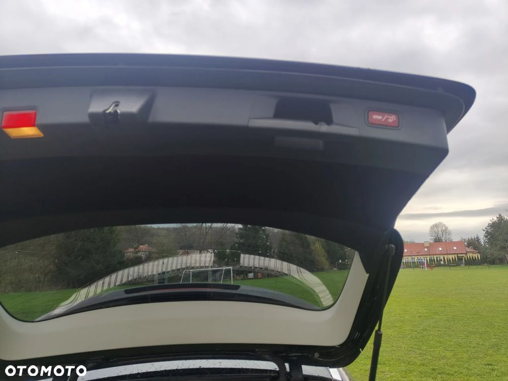 Mercedes-Benz Klasa E 300 de 4Matic 9G-TRONIC - 14