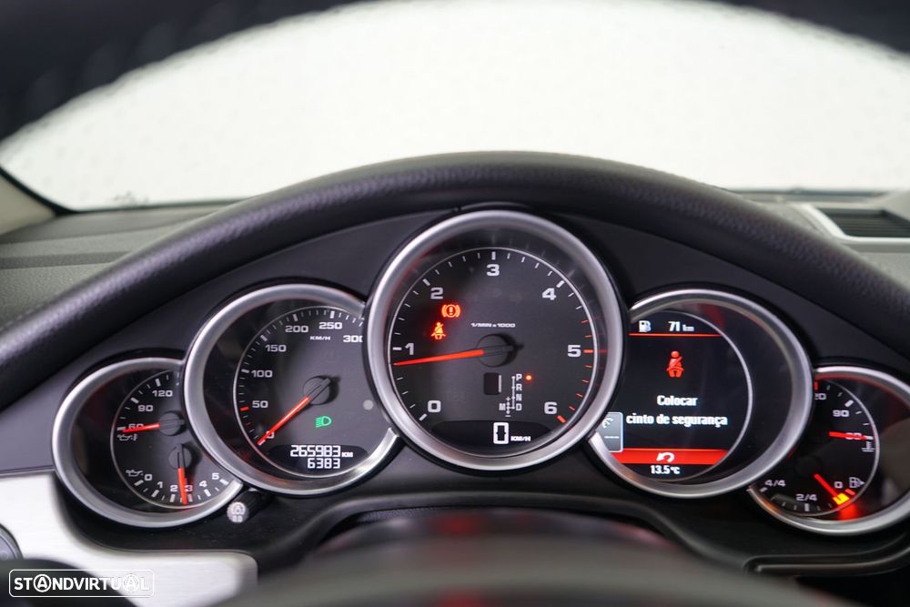 Porsche Panamera Platinum Edition - 24