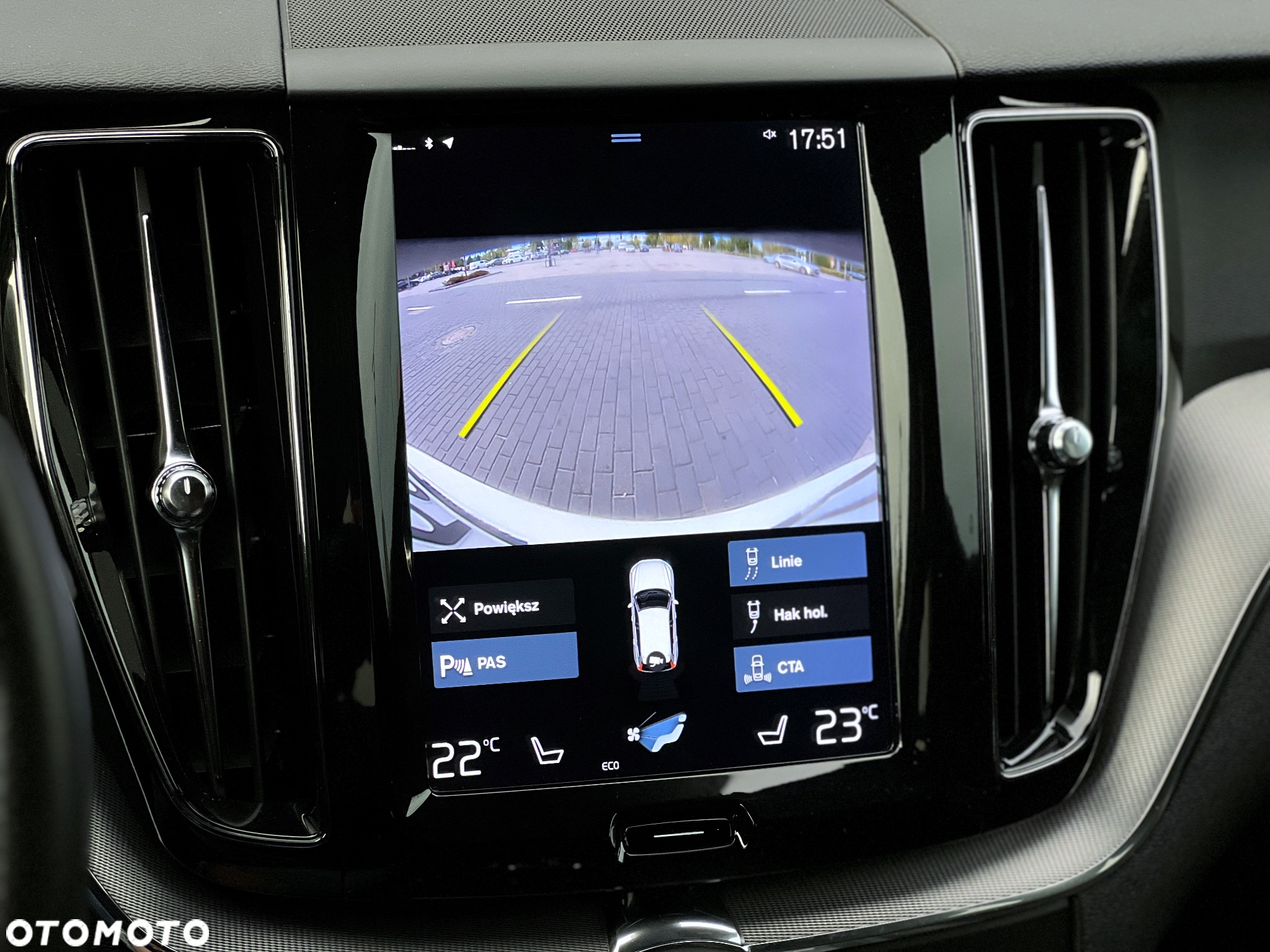 Volvo XC 60 D4 AWD R-Design - 25