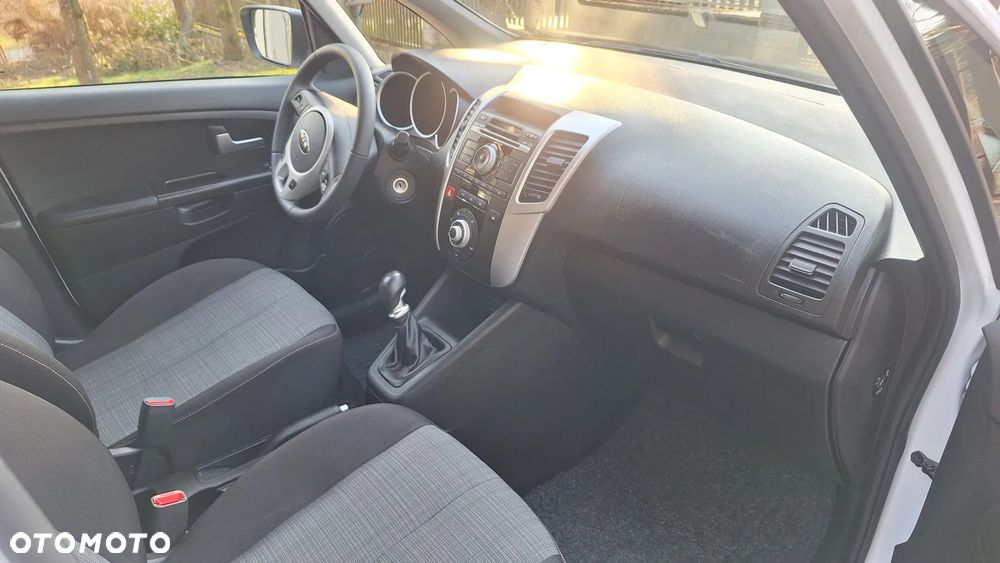 Kia Venga 1.4 CVVT Attract - 16