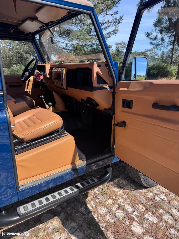 Land Rover Defender 90 2.5 Td5 Soft Top - 11