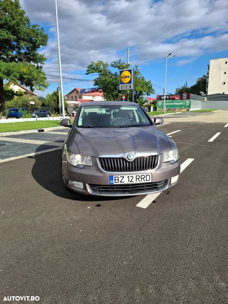 Skoda Superb 2.0 TDI DSG Elegance - 9