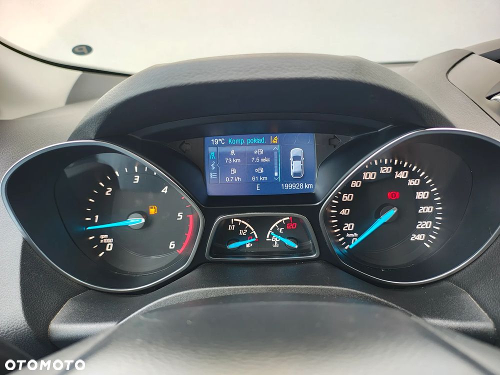 Ford Kuga - 38