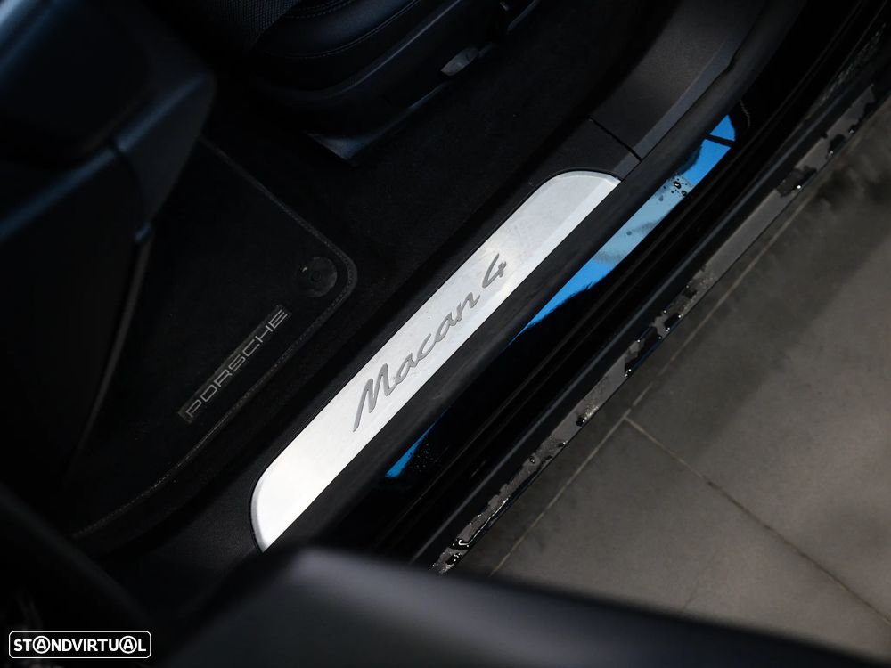 Porsche Macan Electric 4 - 21