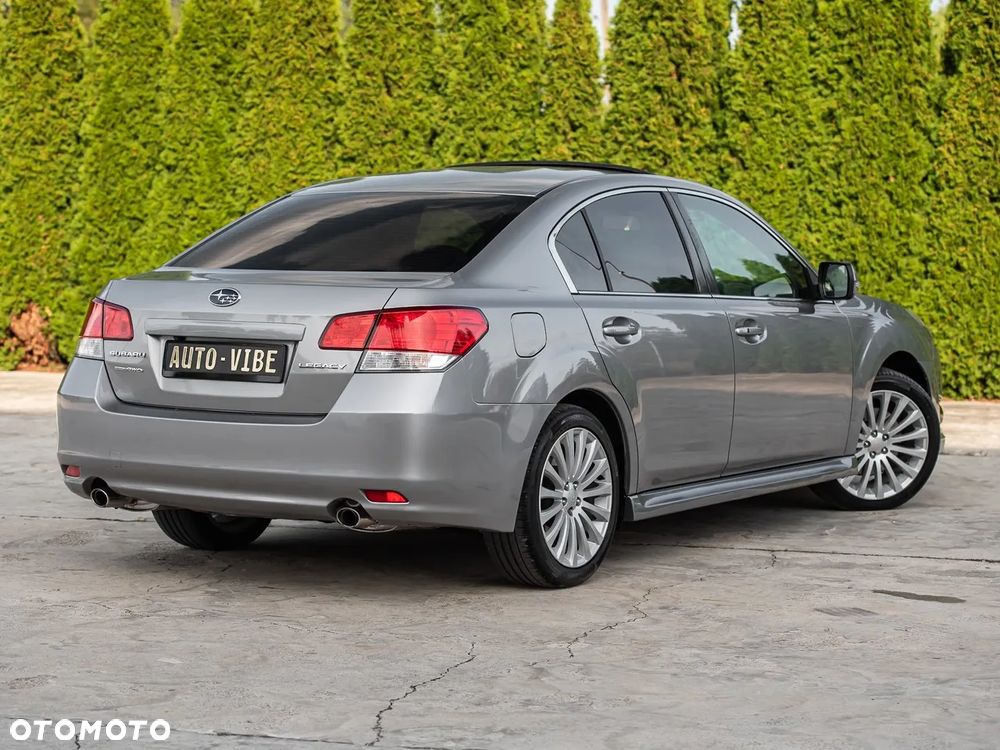 Subaru Legacy 2.5i GT - 13