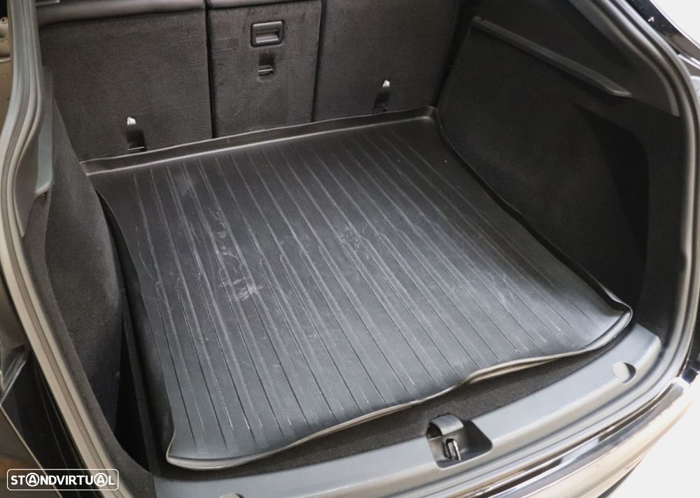 Tesla Model Y Long Range Tração Integral - 33