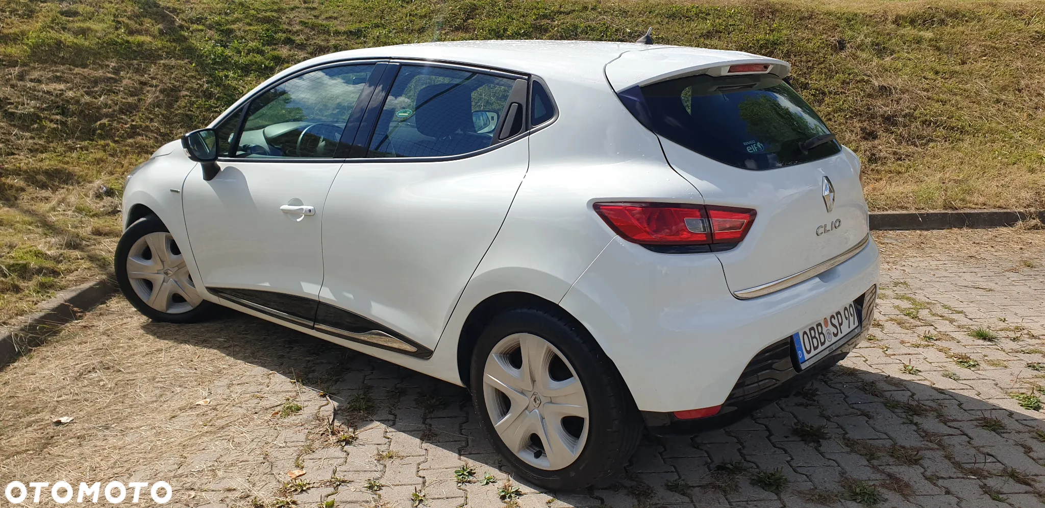 Renault Clio 1.2 16V Limited Plus - 13