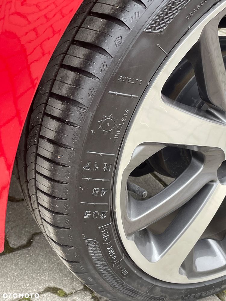 Peugeot 208 1.2 PureTech Allure - 13