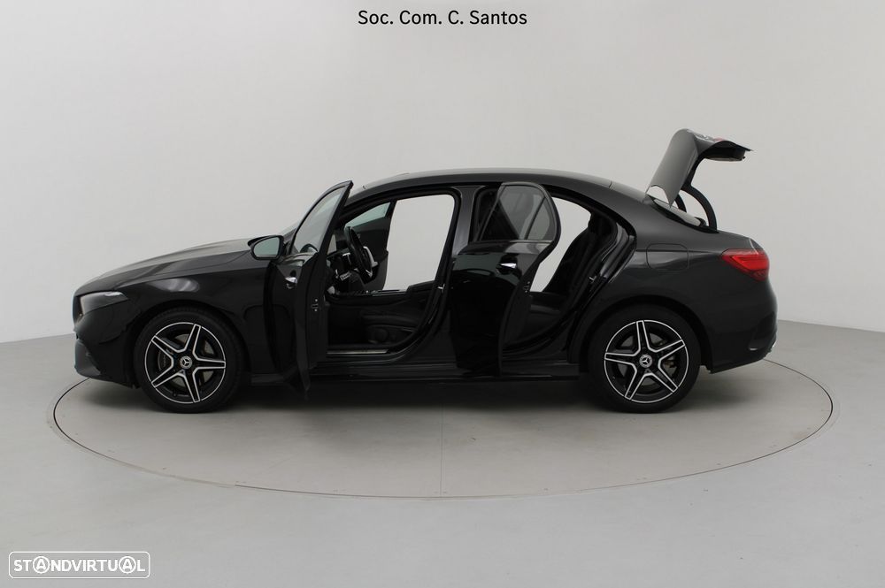 Mercedes-Benz A 250 Limousine e AMG Line - 9