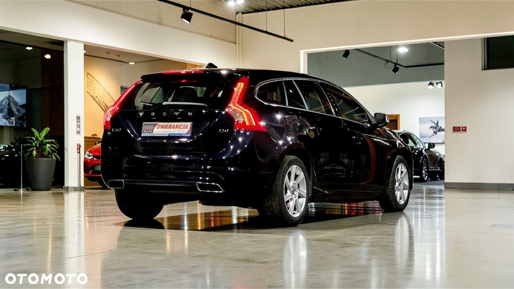 Volvo V60 D4 Drive-E Momentum - 14