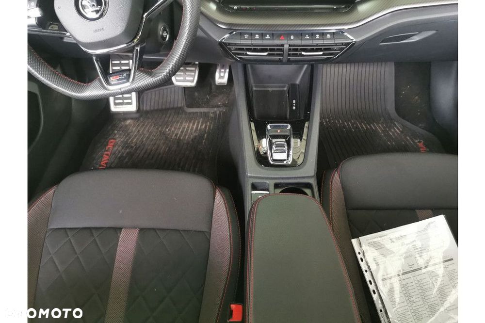 Skoda Octavia 2.0 TDI RS DSG - 13