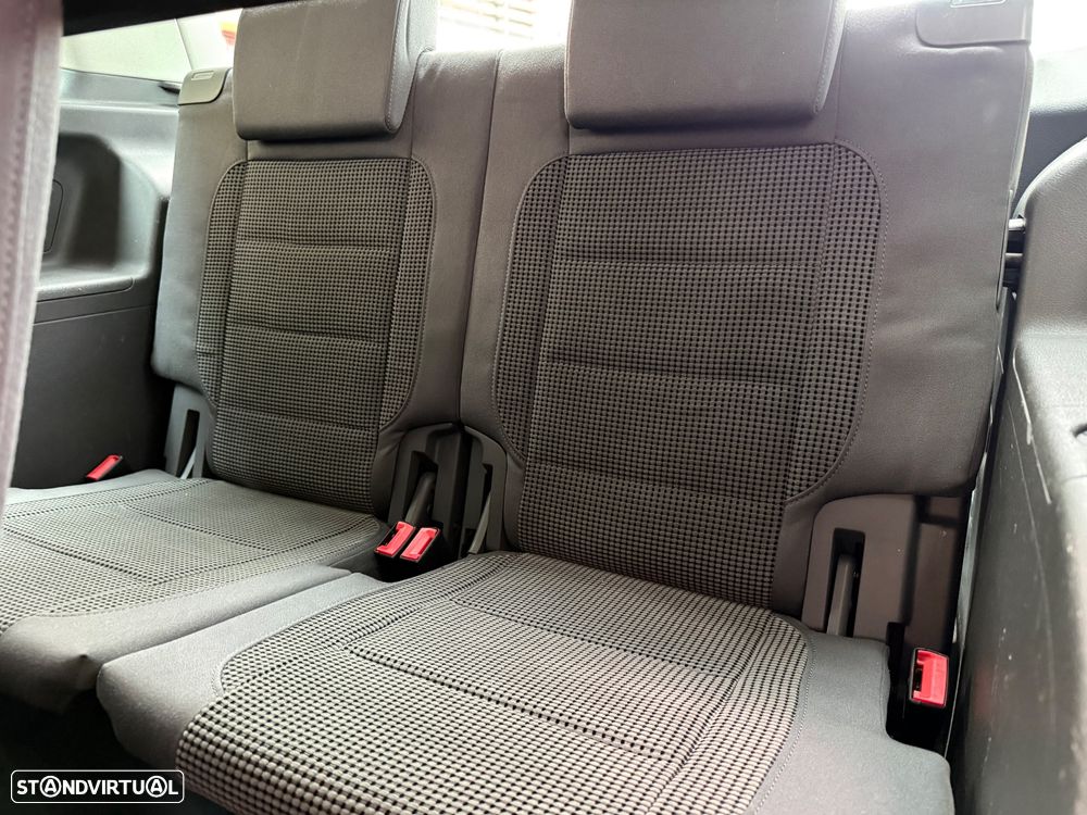 VW Touran 1.9 TDi Highline 7L - 7