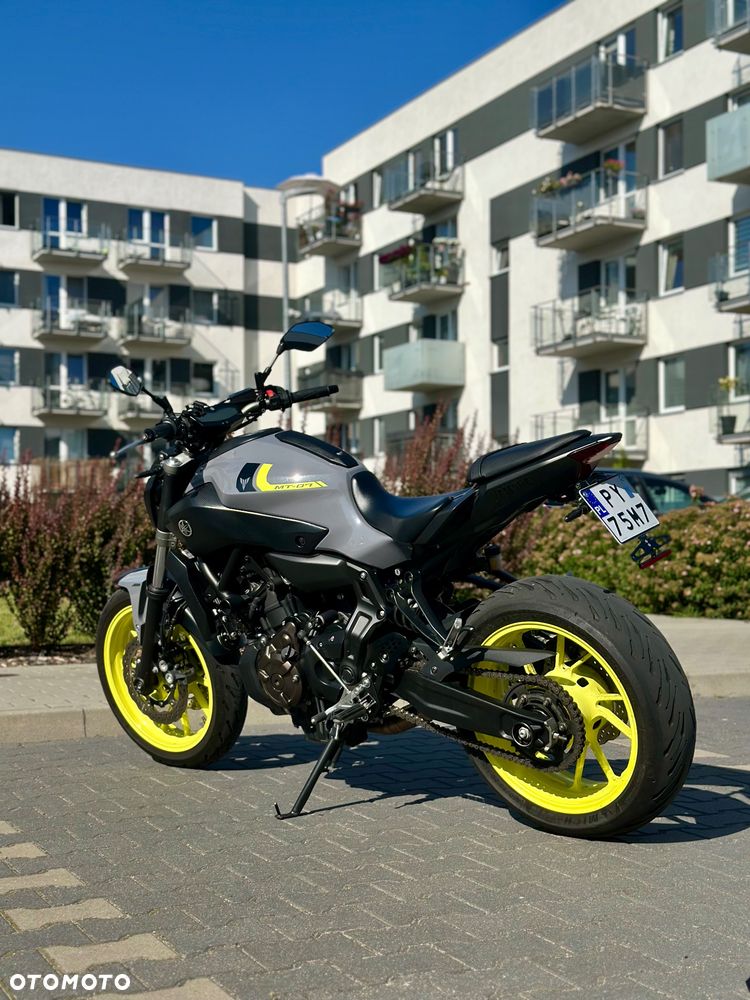 Yamaha MT - 2