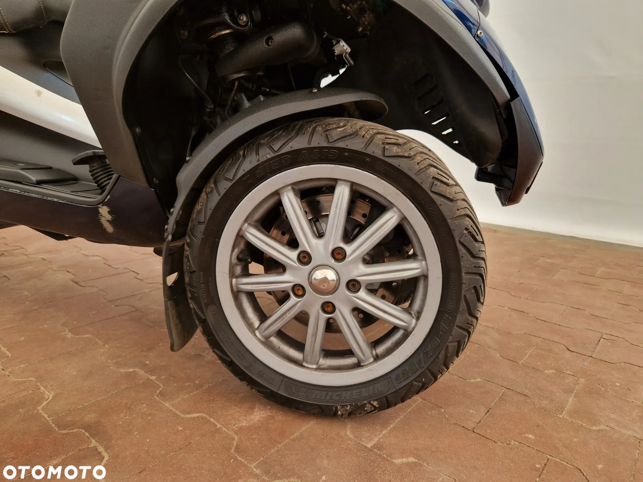 Piaggio MP-3 - 22
