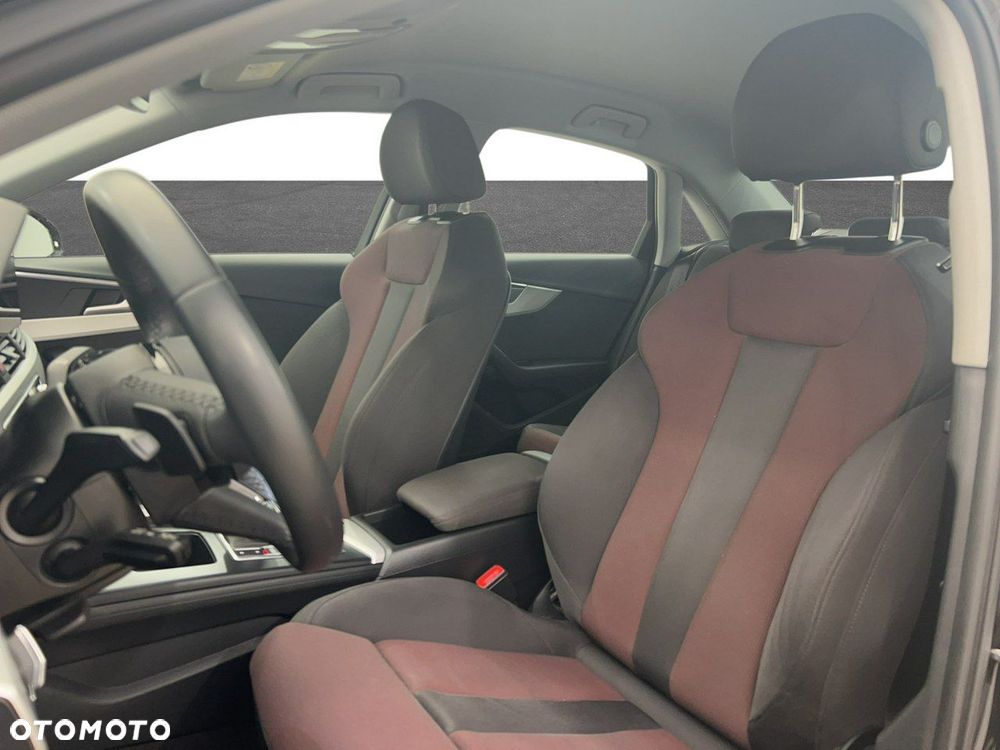 Audi A4 Limousine - 16