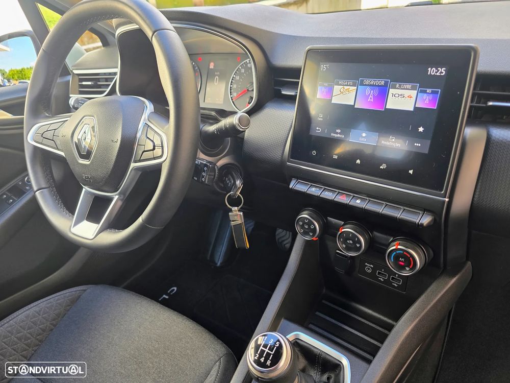 Renault Clio - 41