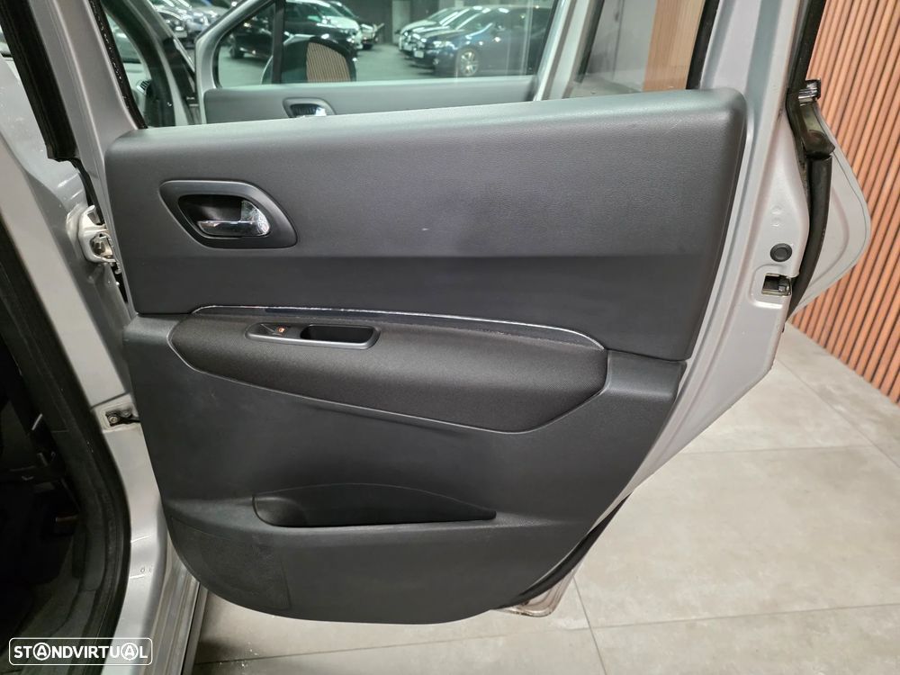 Peugeot 3008 1.6 e-HDi Sport CMP6 - 26