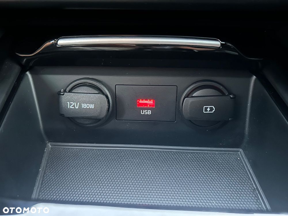 Kia XCeed 1.6 T-GDI L Business Line DCT - 23